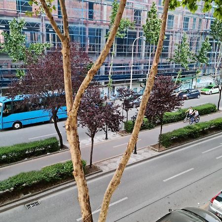 2V1 - 21 Dhjetori Am Lägenhet Tirana Exteriör bild