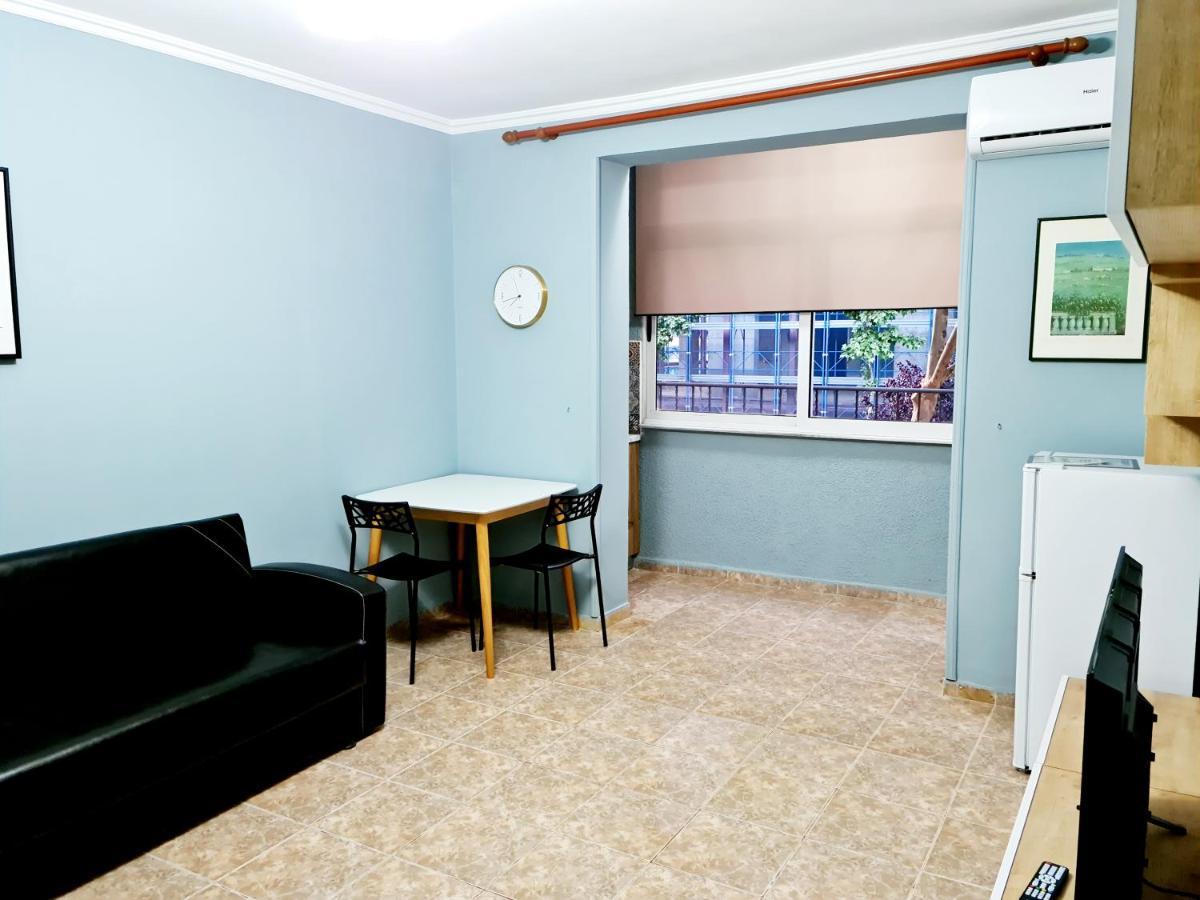 2V1 - 21 Dhjetori Am Lägenhet Tirana Exteriör bild