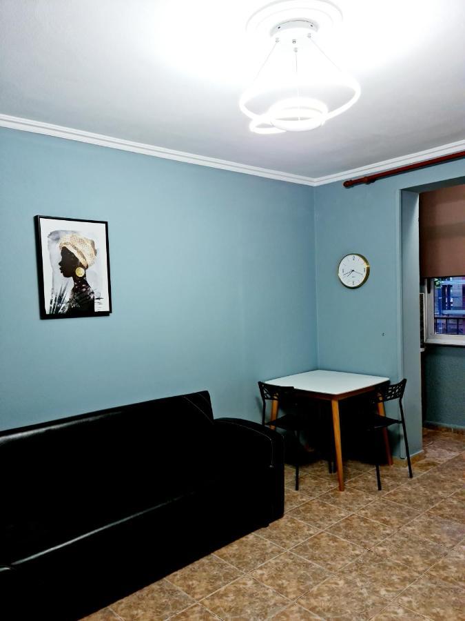 2V1 - 21 Dhjetori Am Lägenhet Tirana Exteriör bild