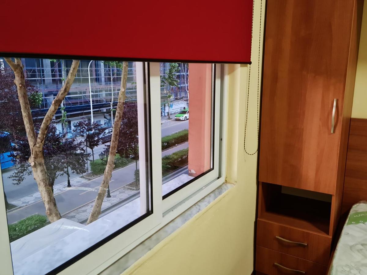 2V1 - 21 Dhjetori Am Lägenhet Tirana Exteriör bild